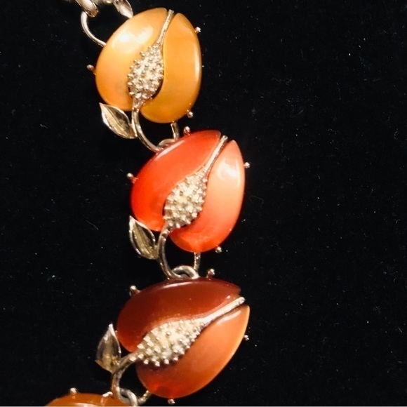 10$ VINTAGE Lisner statement necklace fruit Thermoset red brown book piece - Picture 6 of 14